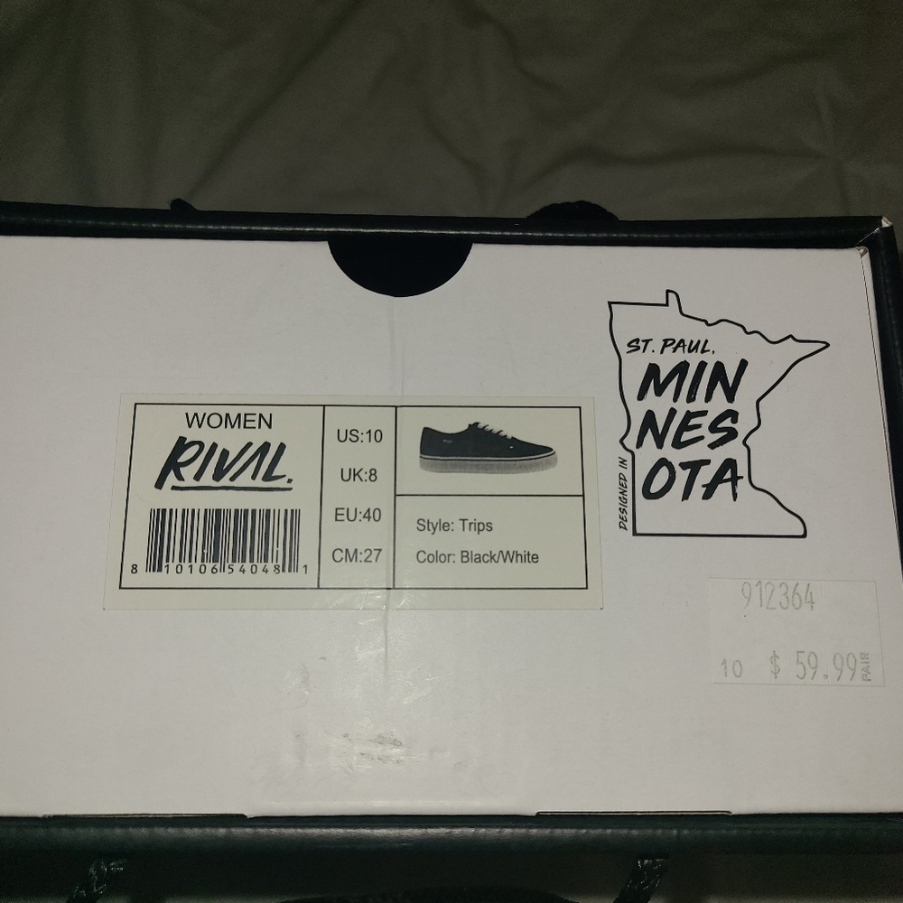 NWT Rival Trips Shoes - Picture 4 of 5